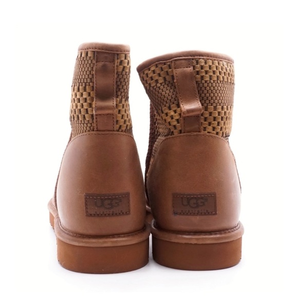 UGG‎ Classic Mini Weave Boots main image 8